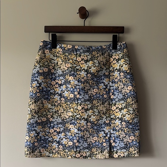BROOKS BROTHERS TAPESTRY FLORAL MODEST MINI SKIRT SIZE 6 - Picture 1 of 12